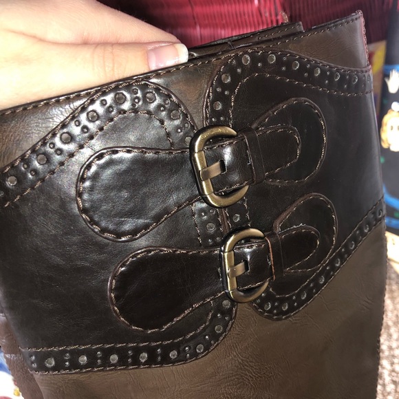 Connie Boot - Picture 3 of 3